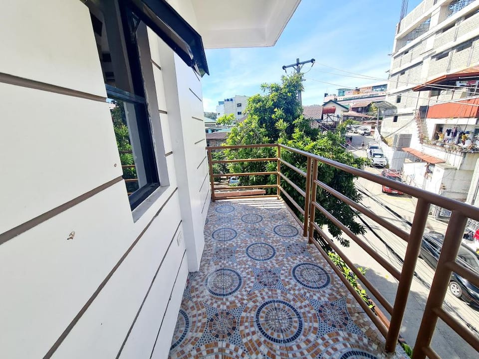 Third floor w/ 2 rooms for 4-10 pax solo unit Apartment in Baguio