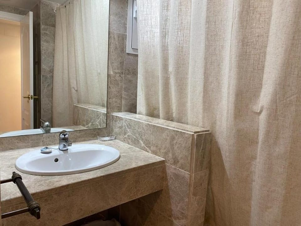 A 2 Bedroom Apartment with Pool View - G09 Apartment in Marbella
