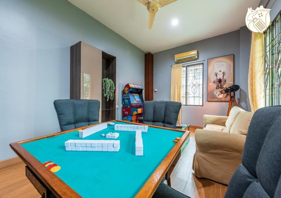 KL Urban Villa Gem! 6R6B Up to 26 Pax by Verano Villa in Federal Territory of Kuala Lumpur