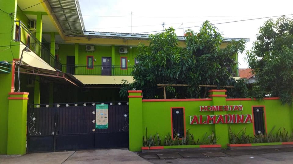 Homestay Almadina Syariah Hotel in Indonesia