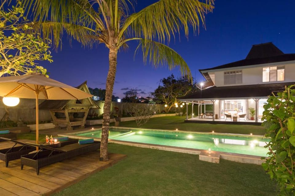 Jimbaran Super Huge 4 BR Private Pool Villa Villa in Kuta Selatan