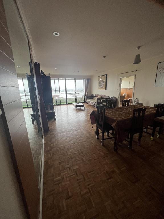 Riverine place, 3 bedrooms 3 baths chaopraya view Apartment in Bangkok