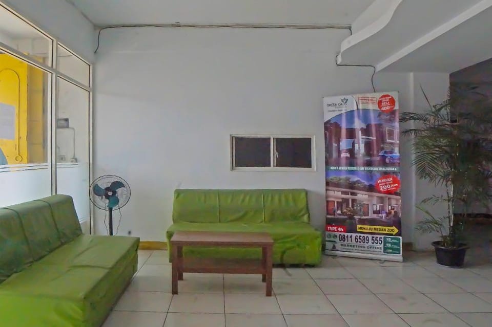 OYO 92369 Bb House Katamso Hotel in Indonesia