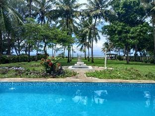 Cheerful 4 bedroom beach front villa with pool Villa in Diani Beach