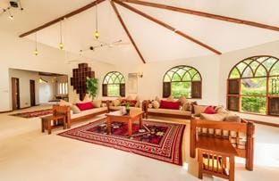 Cheerful 4 bedroom beach front villa with pool Villa in Diani Beach