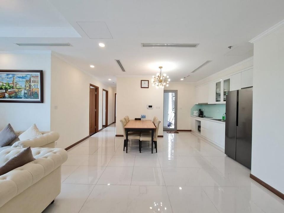 Vinhome Central Park Cho Thuê Ba Phòng Ngủ Hai VS  Vacation rental in Ho Chi Minh City