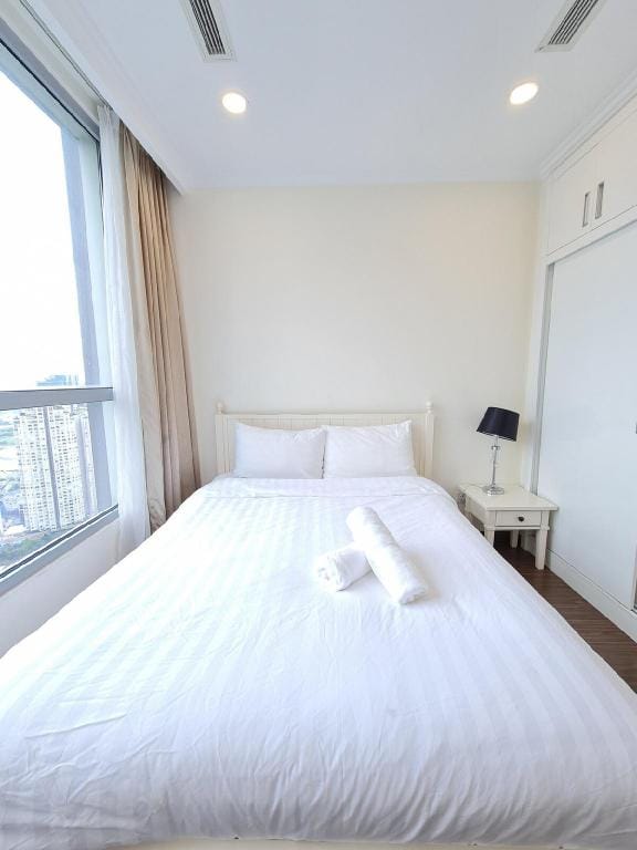 Vinhome Central Park Cho Thuê Ba Phòng Ngủ Hai VS  Vacation rental in Ho Chi Minh City