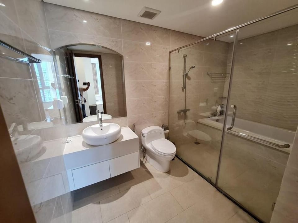 Vinhome Central Park Cho Thuê Ba Phòng Ngủ Hai VS  Vacation rental in Ho Chi Minh City