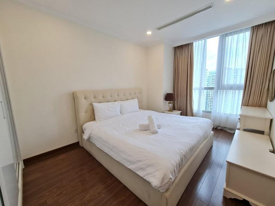 Vinhome Central Park Cho Thuê Ba Phòng Ngủ Hai VS  Vacation rental in Ho Chi Minh City