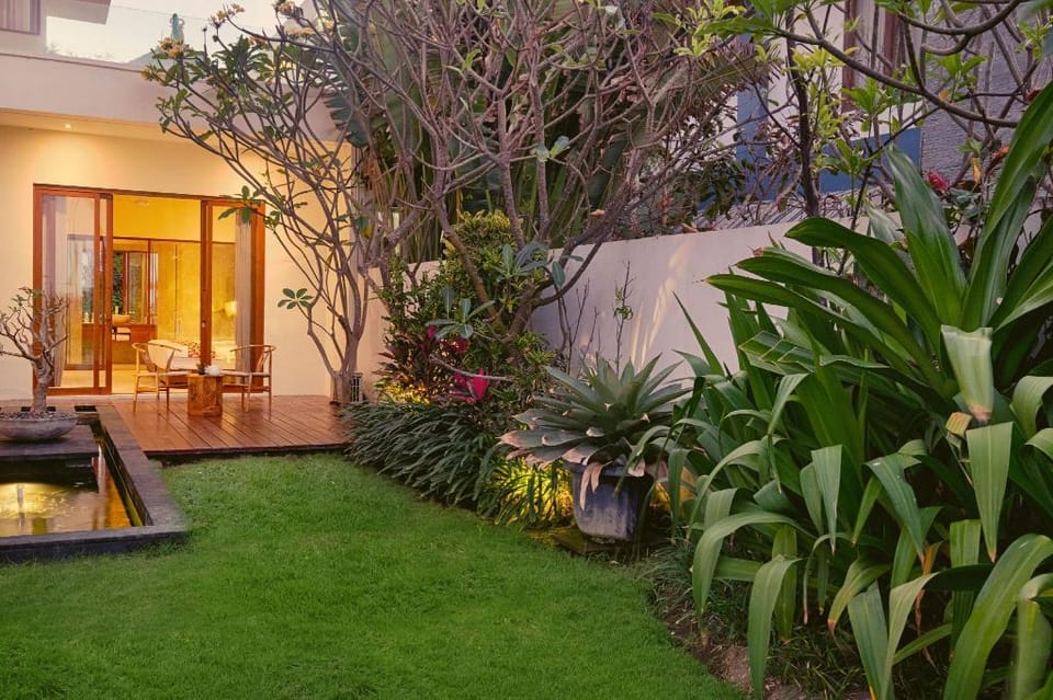 Beach Front 5 BR Private Pool Villa & Large Garden Vacation rental in Blahbatuh