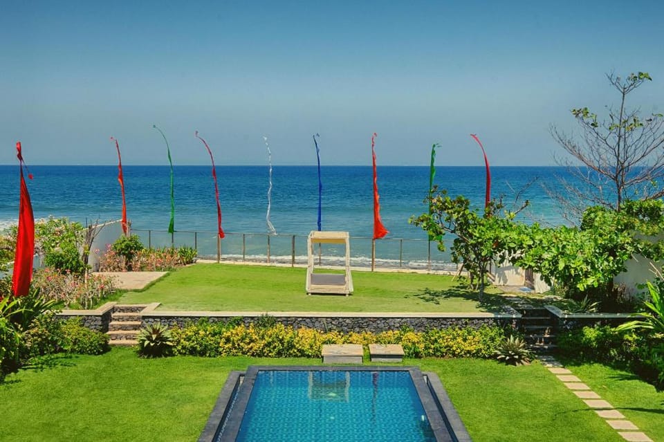 Beach Front 5 BR Private Pool Villa & Large Garden Vacation rental in Blahbatuh