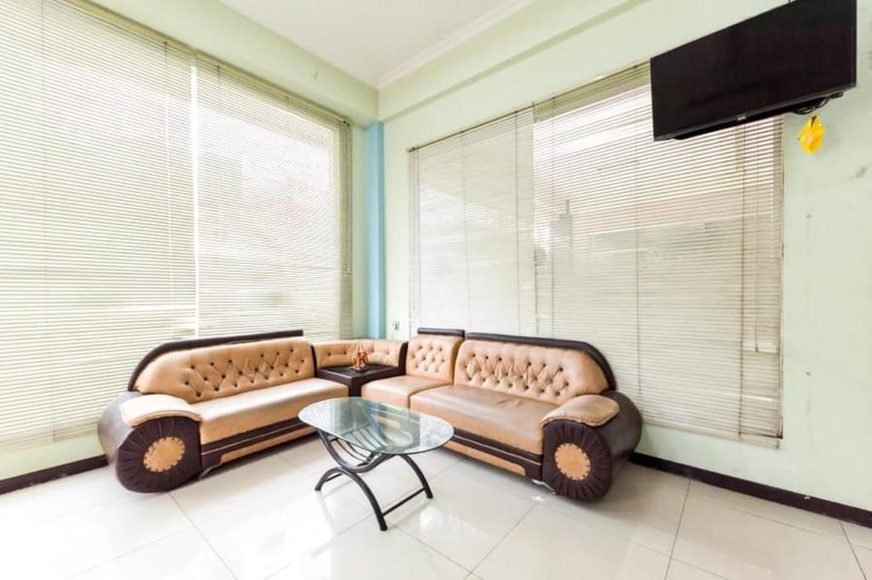 Urbanview Hotel Bartu Moh Toha Bandung by RedDoorz Hotel in Bandung