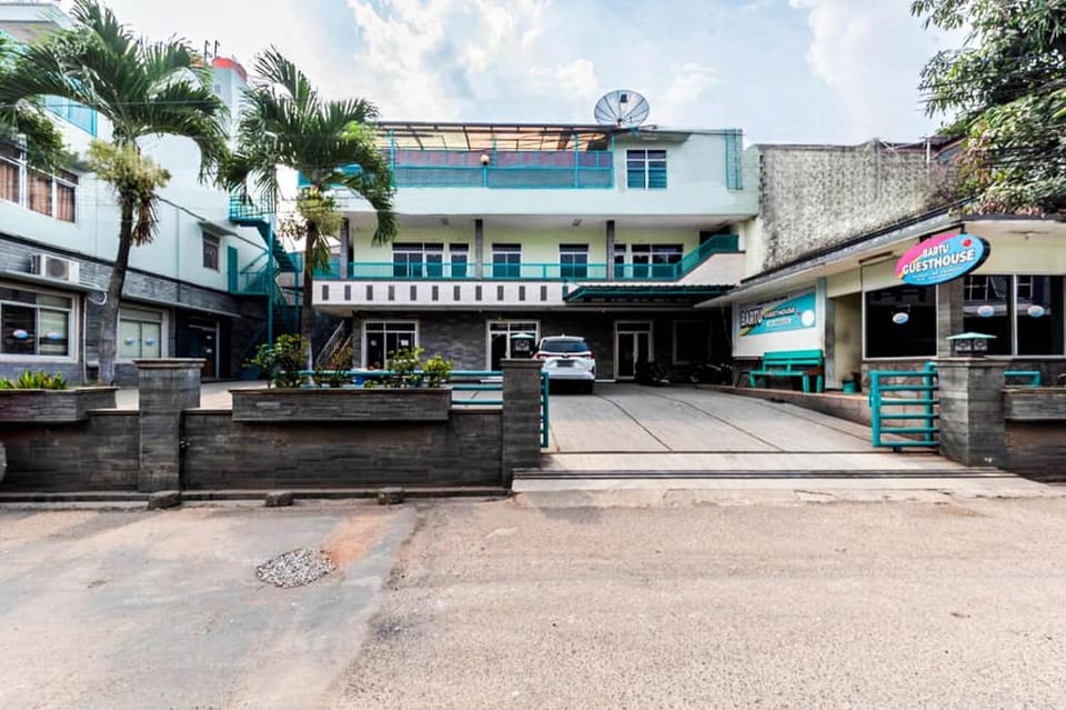 Urbanview Hotel Bartu Moh Toha Bandung by RedDoorz Hotel in Bandung