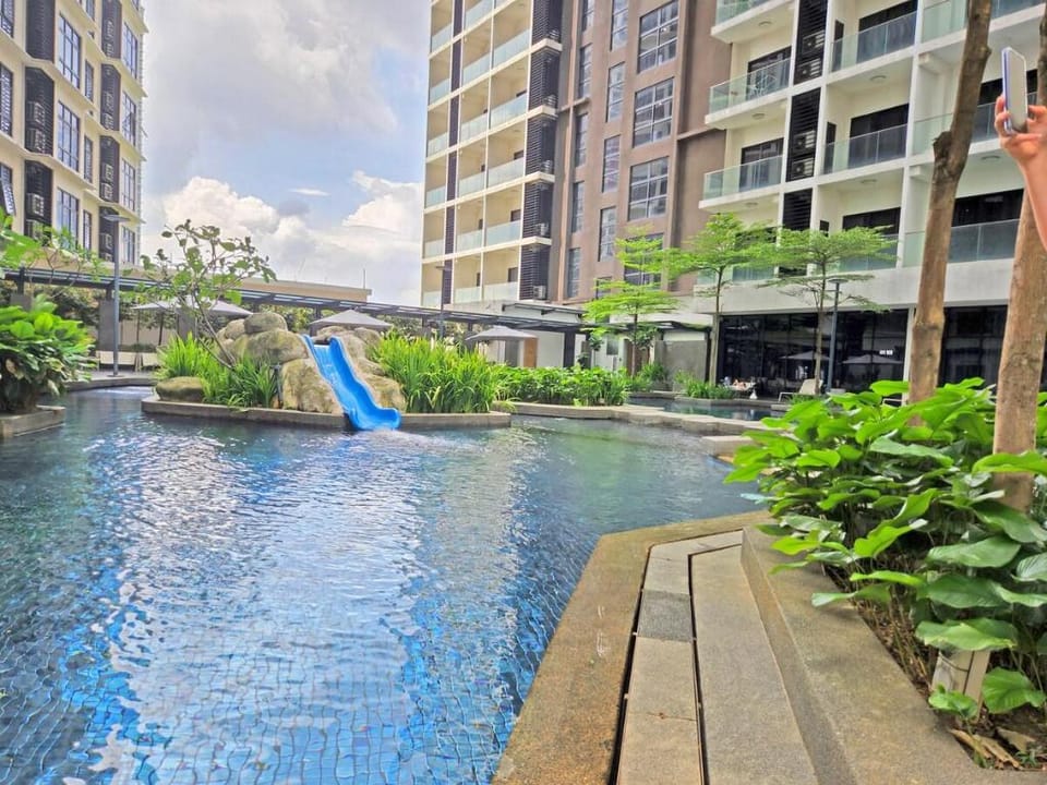 Luxurious and Peaceful! Special 2-BR Apt Suite Apartment in Federal Territory of Kuala Lumpur