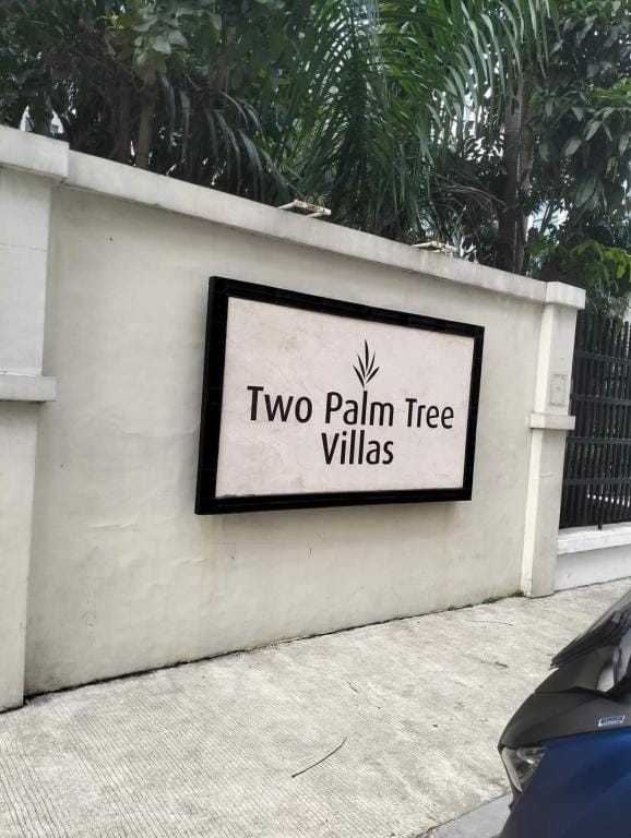 Nadzcondotel4 Two Palm Tree Villas across NAIA - 3 Villa in Pasay