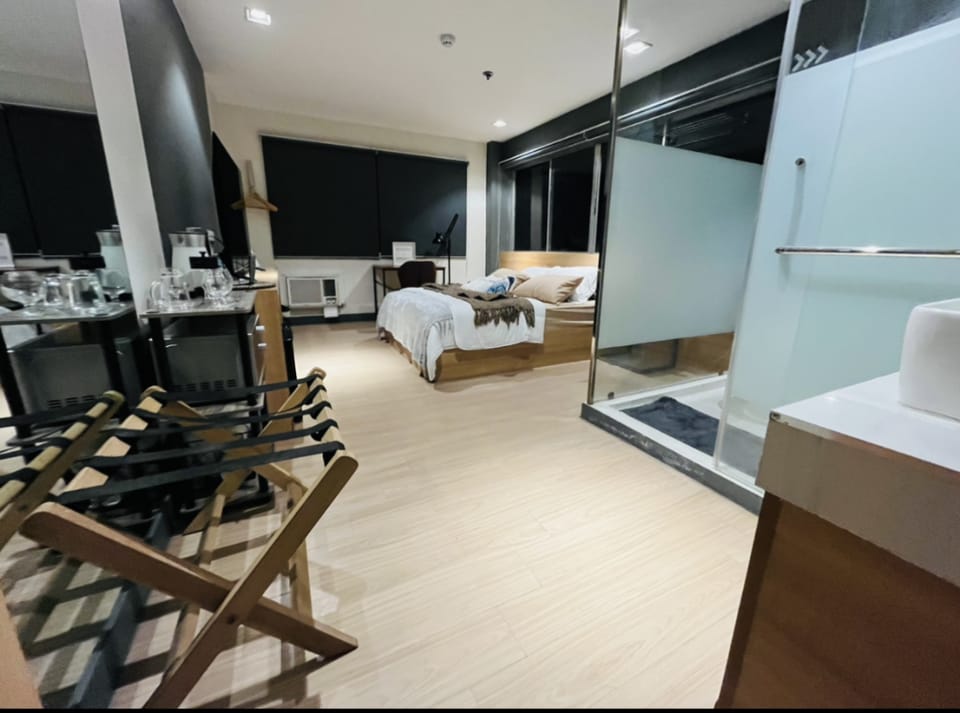 The Upperroom @Real Suites Apartment in Bacolod