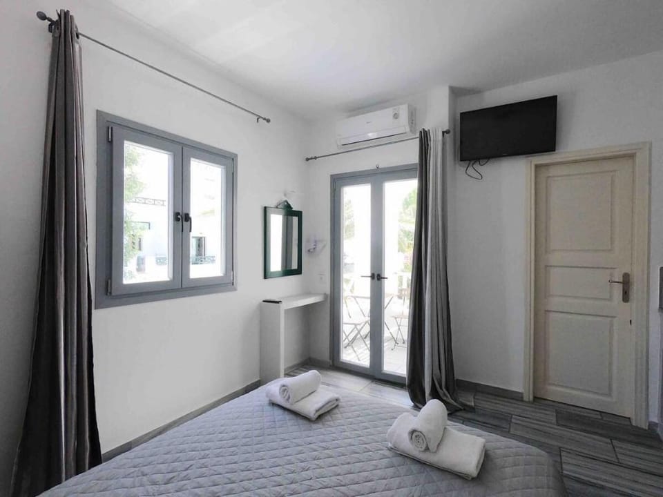 Studio 30 meters from Perissa Beach Apartment in Perissa