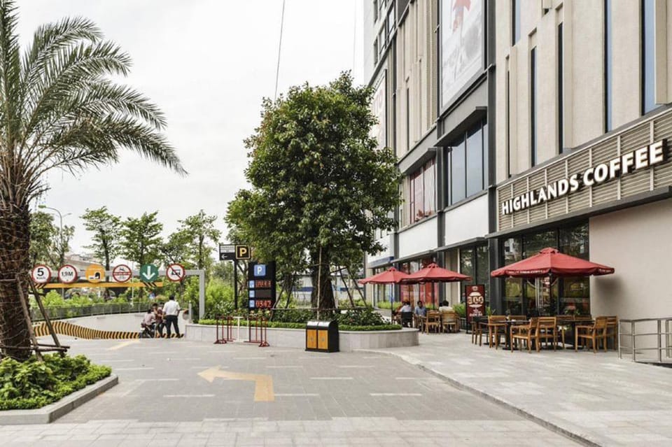 Luxury Apt 2BR Vinhomes Skylake Tower Apartment in Laos