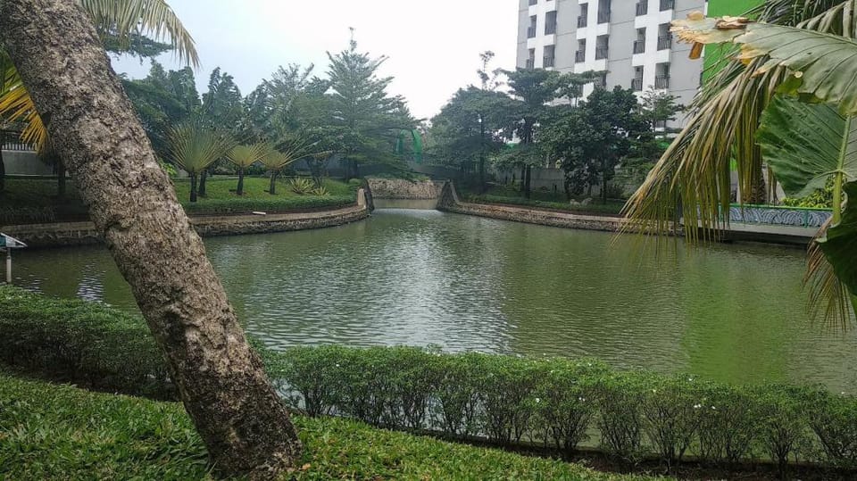 Pelangi Rooms At Apartemen Green Lake View By FPH Apartment in South Jakarta City