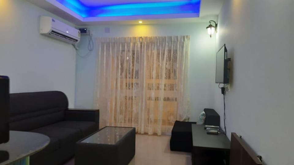 Apt-4 with AC,Gym,Wifi & pool,5min walk to beach Apartment in Benaulim