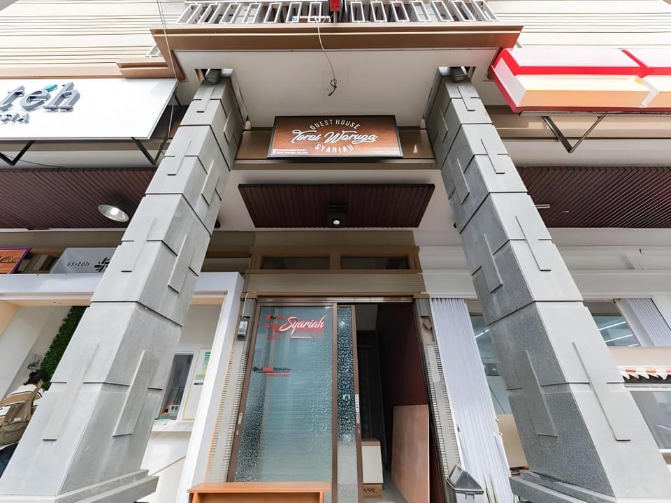RedDoorz Syariah near Politeknik Negeri Bandung Campus Hotel in Parongpong
