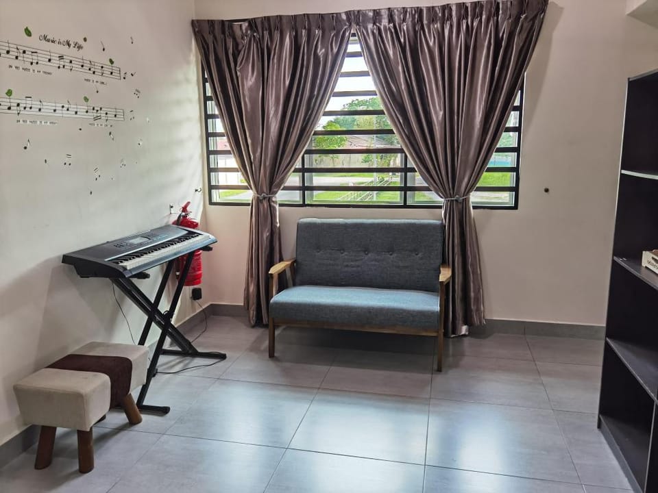 Semi-D First Garden 118 Homestay Ipoh 5 Pax Vacation rental in Ipoh