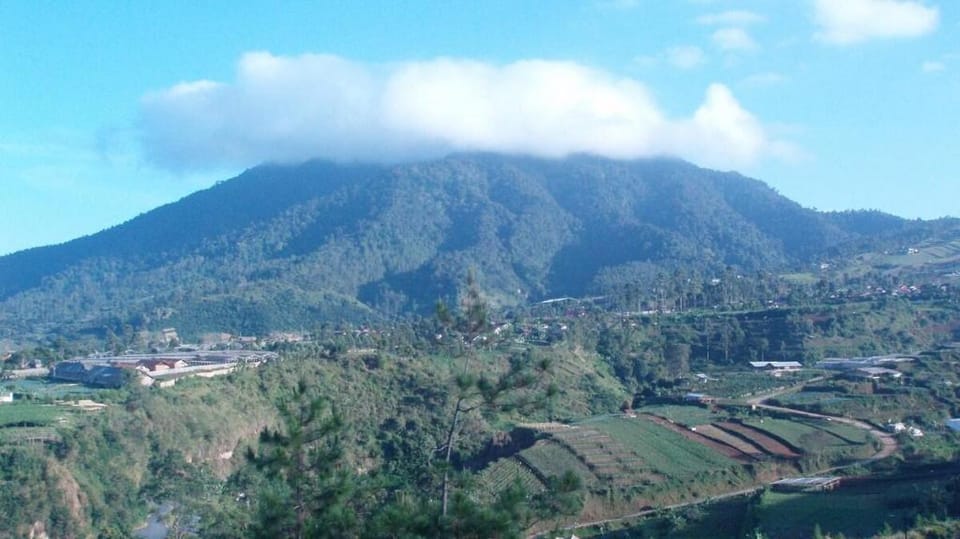 VILA KEMBAR UNGU B (Max.12 Orang) Villa in Parongpong