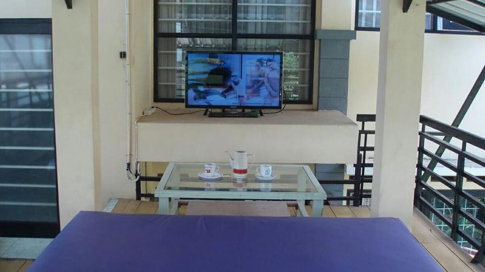 VILA MAWAR UNGU (Max.12 Orang) Villa in Parongpong