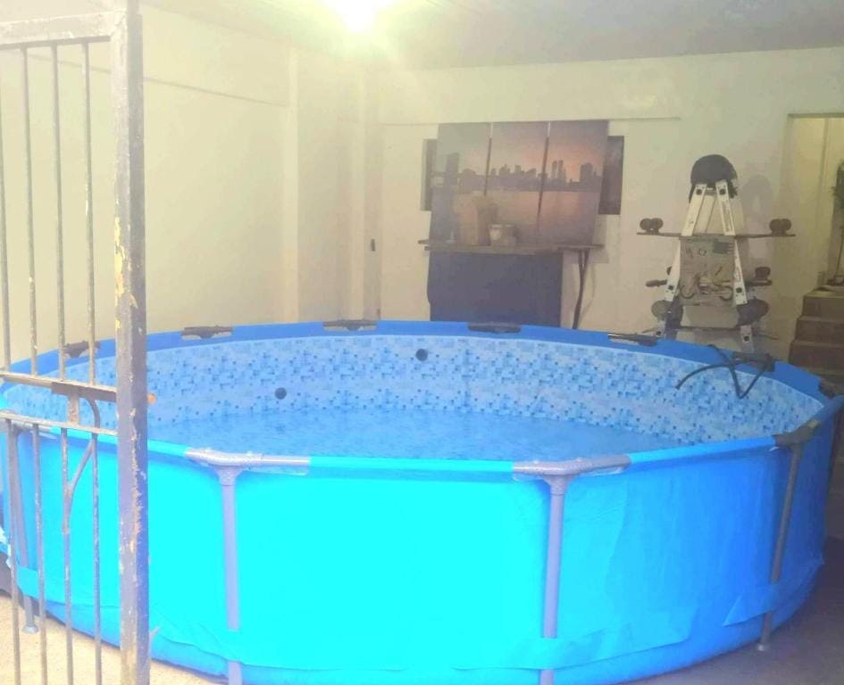 TAAL VIEW Townhouse with Pool, Netflix,Videoke PS4 Vacation rental in Tagaytay
