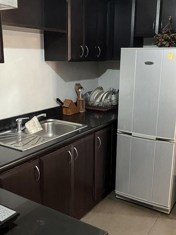 Our place is a "HOME AWAY FROM HOME"across T3. Apartment in Pasay