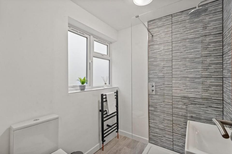 Two Bedroom Barnet Gem with Front Garden Apartment in London