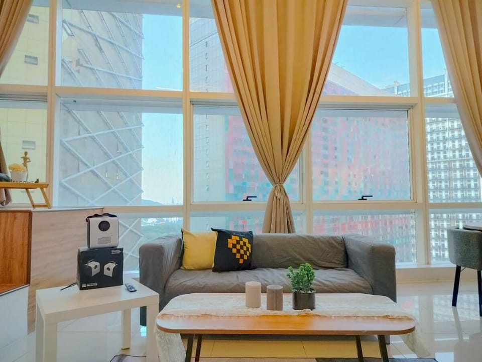 Duplex Empire City| Projector Movie Night Gathring Vacation rental in Petaling Jaya