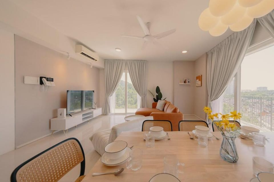 NEW! Spacious French Verdi 10pax 3BR WonderfulView Apartment in Selangor, Malaysia