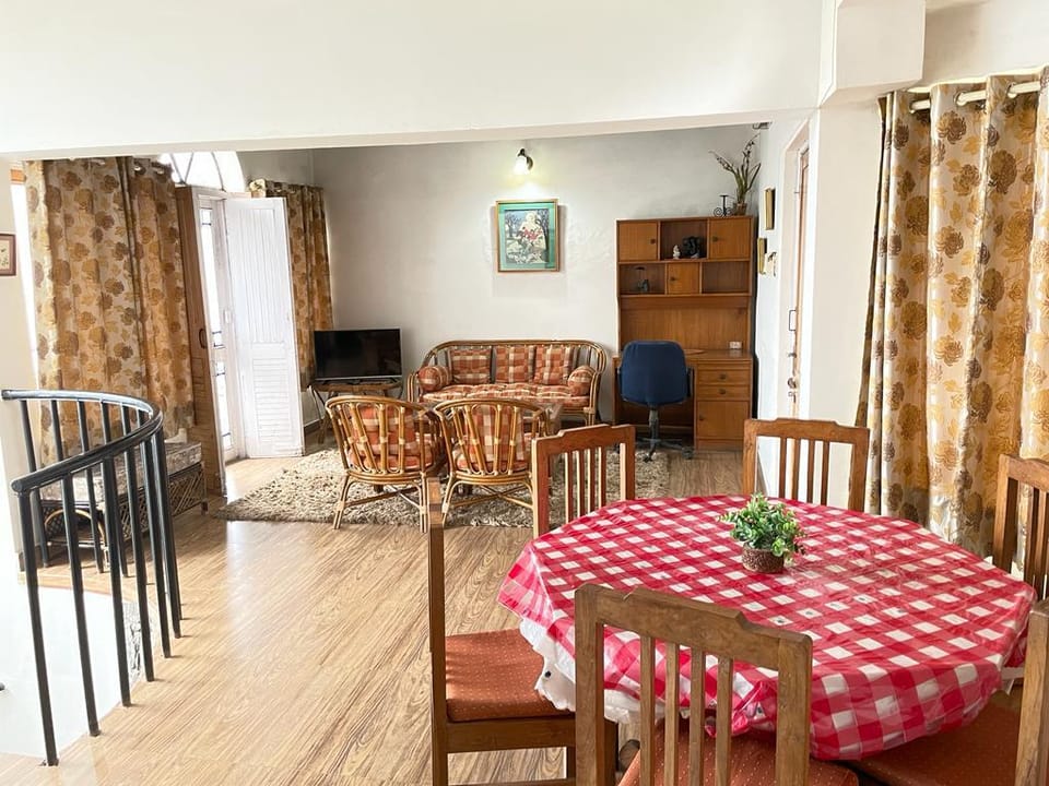 Luxurious 7BHK Bungalow @ Ranikhet by Planacation Vacation rental in Uttarakhand
