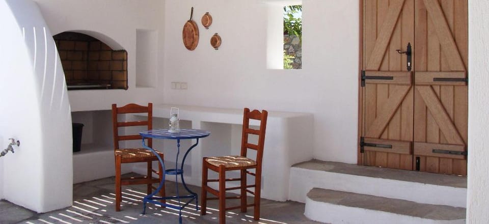 Santorini Suite with Jacuzzi 3 by Delfus Apartment in Santorini