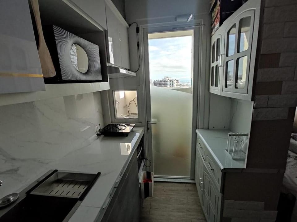 Hotel Condo + Laguna Bay View + Netflix Vacation rental in Muntinlupa