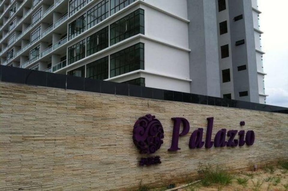 Palazio 3 bedroom balcony lake view high floor Vacation rental in Johor Bahru