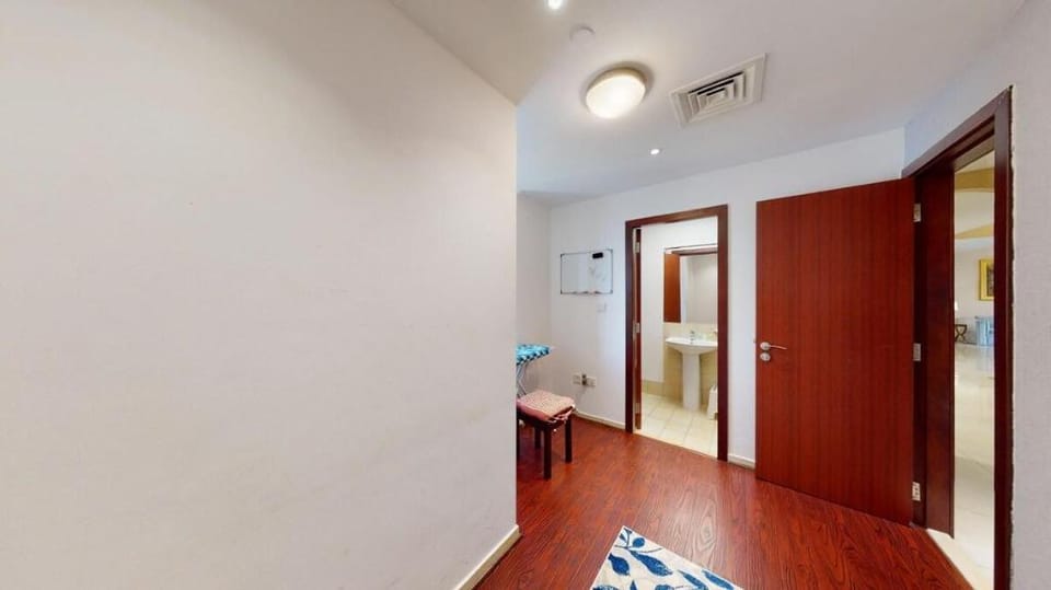Gorgeous 3-Bedroom Apt. Complete with Maid's Room Apartment in Dubai