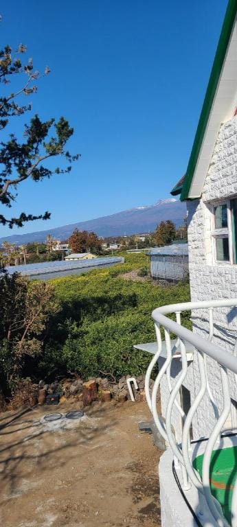 Osho House Wimi Gonnaetgol Orchard House Vacation rental in South Korea