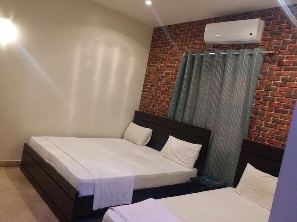 Elegant Palace Guest House Karachi Apartment in Karachi