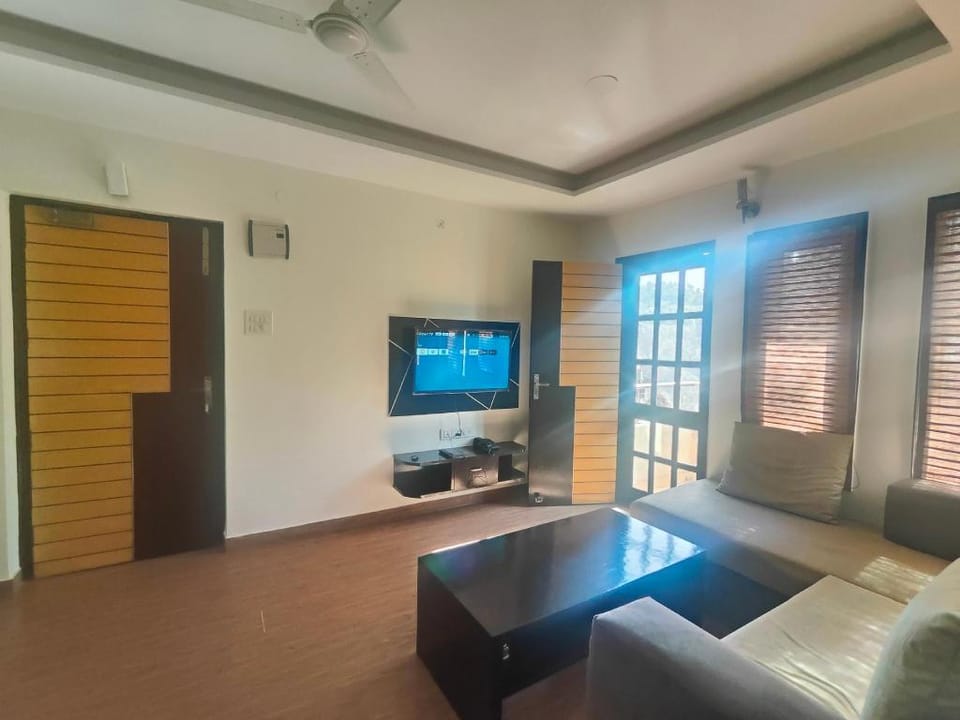 Solace Suites - Kasauli & Barog First Hometel Apartment in Himachal Pradesh