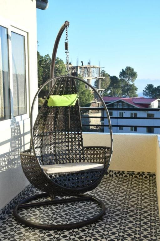 Solace Suites - Kasauli & Barog First Hometel Apartment in Himachal Pradesh