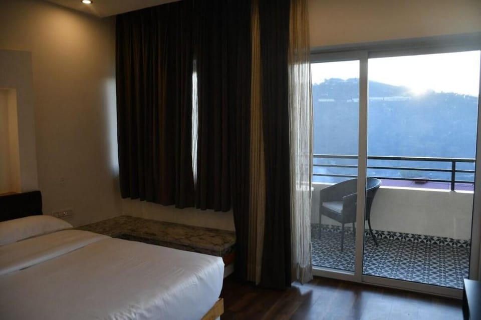 Solace Suites - Kasauli & Barog First Hometel Apartment in Himachal Pradesh