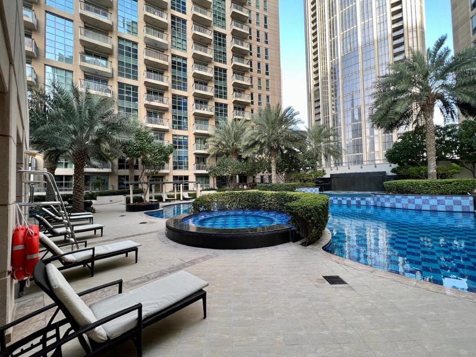 Apt in Downtown Dubai - 2Min Walk To Burj Khalifa Apartment in Dubai