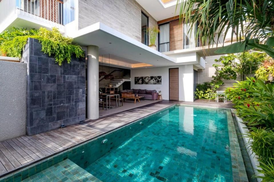 Swan Villa R by Villa Finder Villa in North Kuta