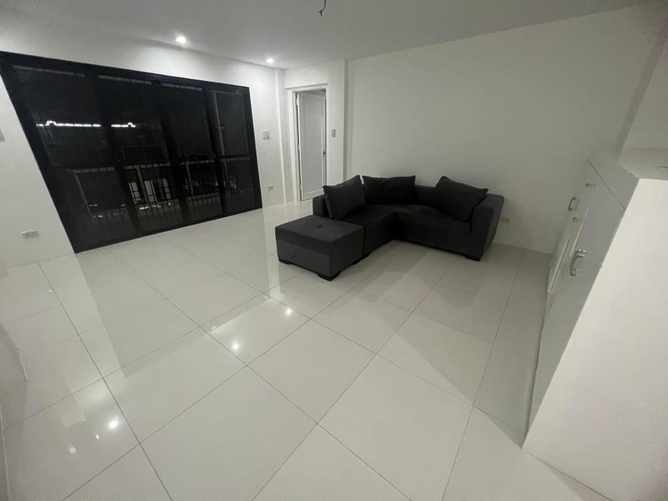 Modern Service Apartment Relax and Enjoy Apartment in Angeles