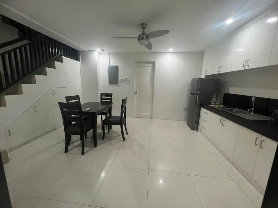 Modern Service Apartment Relax and Enjoy Apartment in Angeles