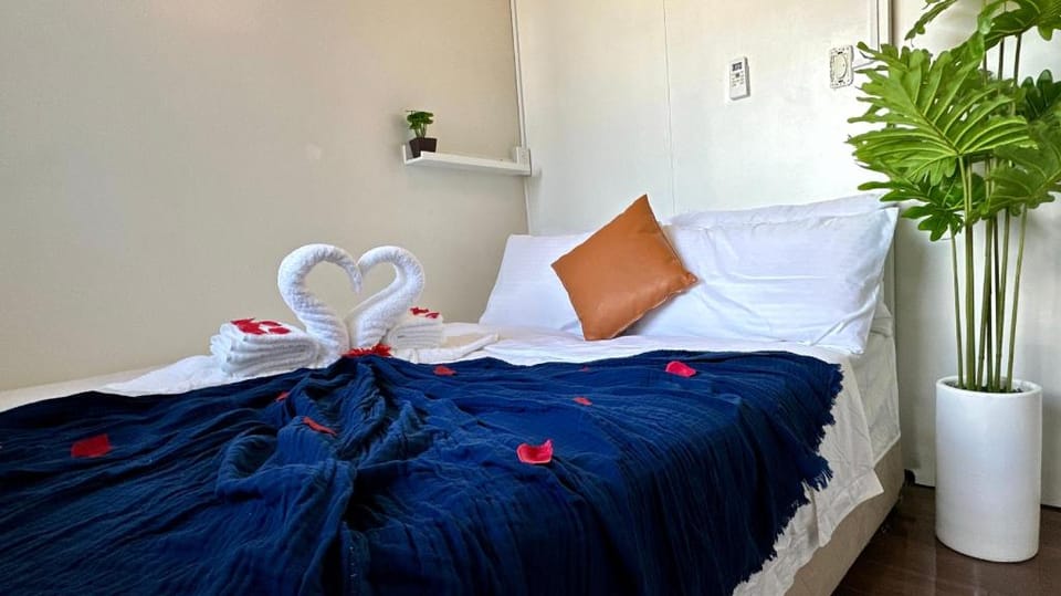 Air residences staycation  Apartment in Makati