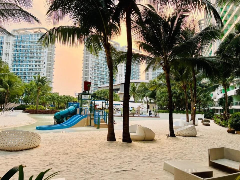 Scr AzureINetflixIBalconyIGames Vacation rental in Paranaque