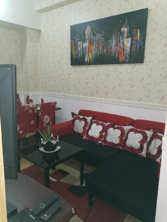 TWO Bedroom Unit Vacation rental in Quezon City